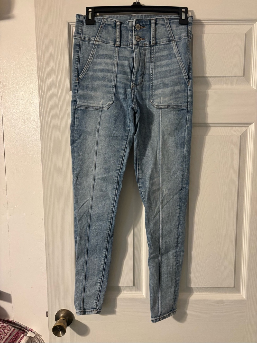 American Eagle Outfitters Light Wash Super High-Rise Jegging